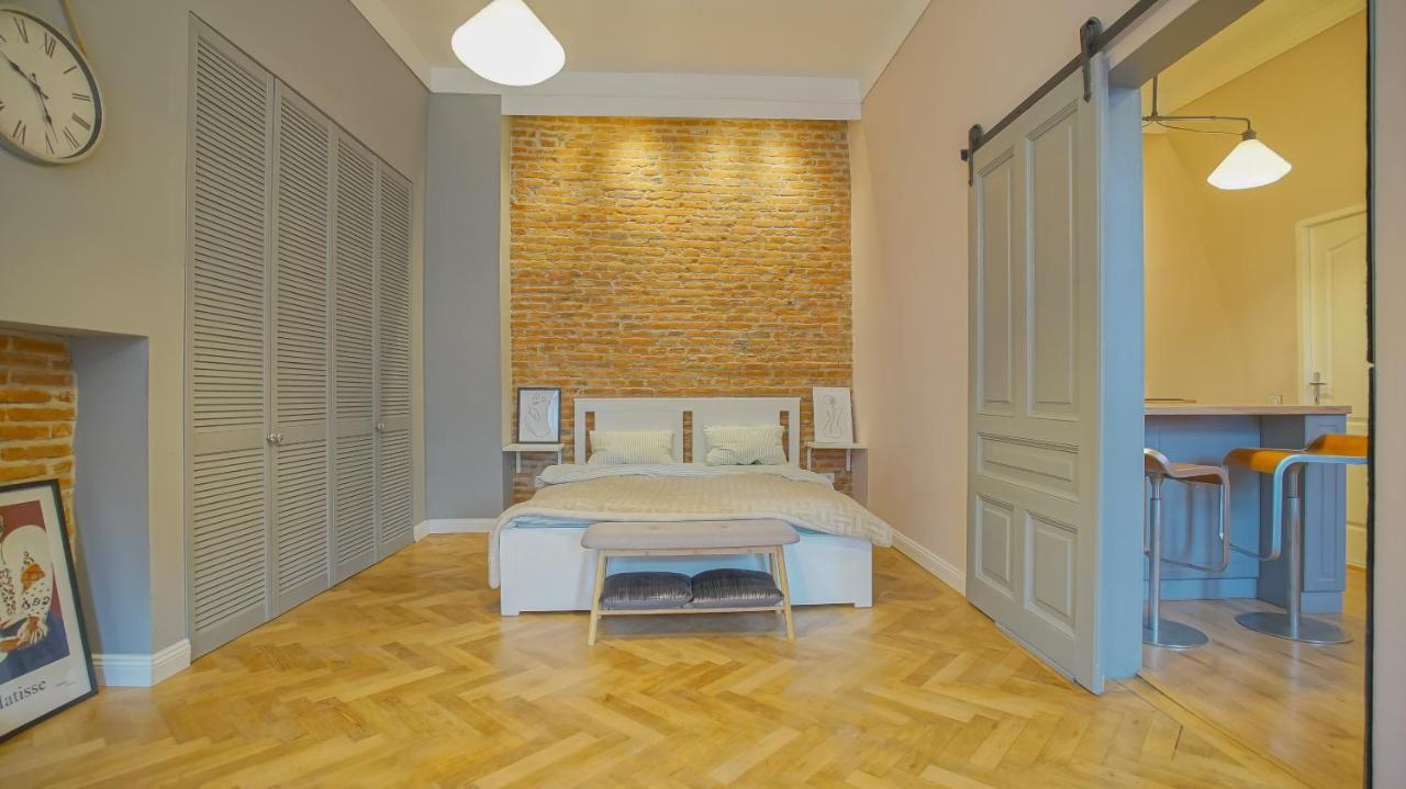 Coroni Republic Apart Apartamento Braşov Exterior foto